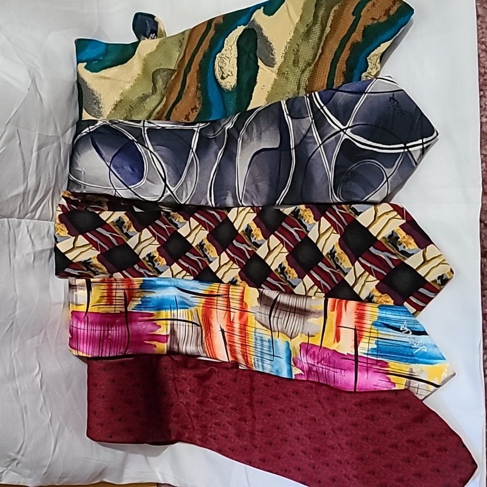 5 Jerry Garcia silk ties.  2 our collector edition. J.Garcia